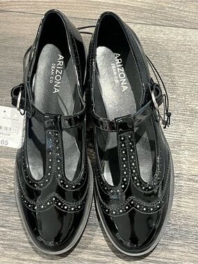 Arizona Jean Company Black Patent T-Strap Brogue Flats size 9M
